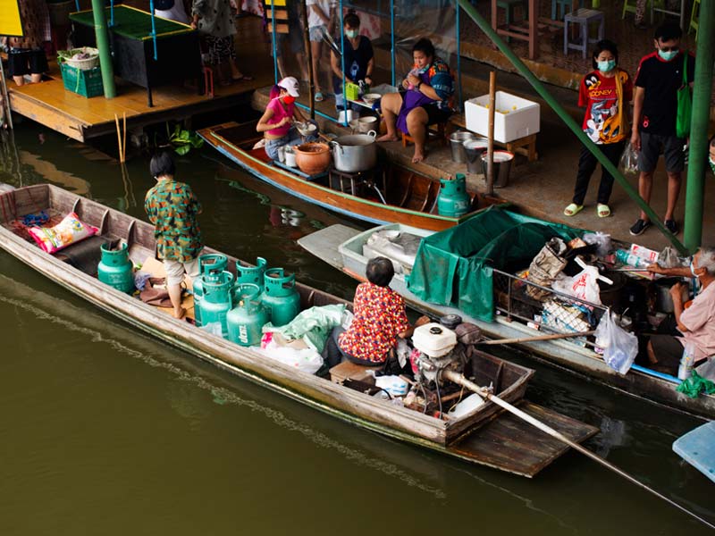 ตลาดน้ำวัดตะเคียน