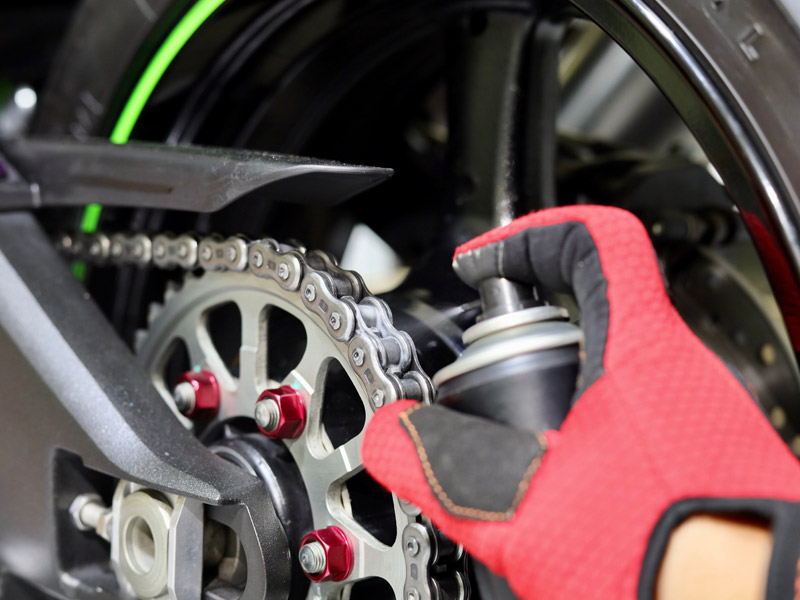 5-Parked-a-motorcycle-in-the-rain_2
