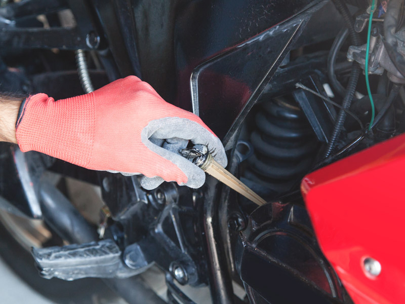5-Parked-a-motorcycle-in-the-rain_4