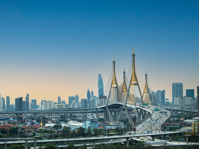 Motorcycles-are-prohibited-from-going-onto-the-bridge_1