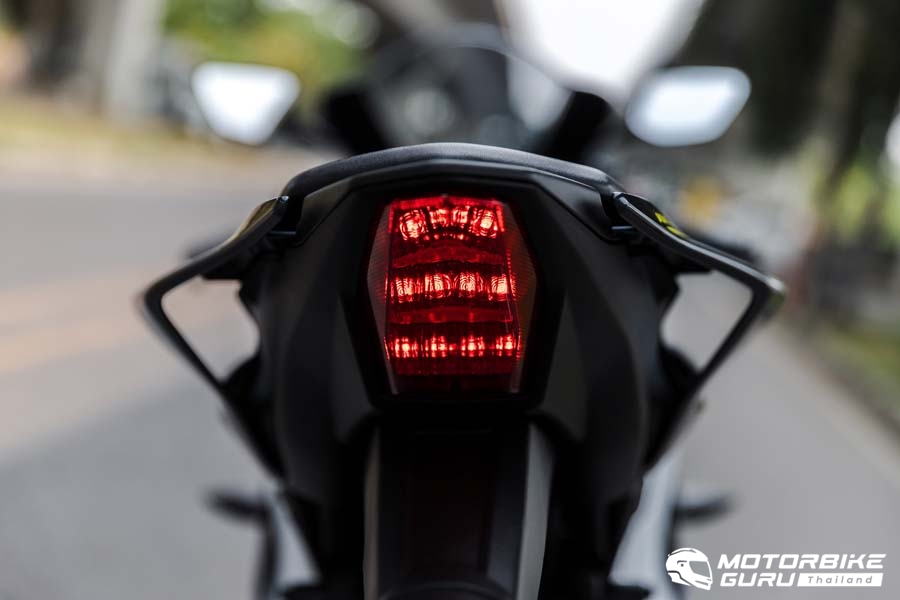 Review New Yamaha R15 Connected  (1)