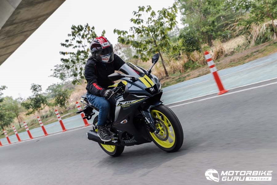 Review New Yamaha R15 Connected  (5)