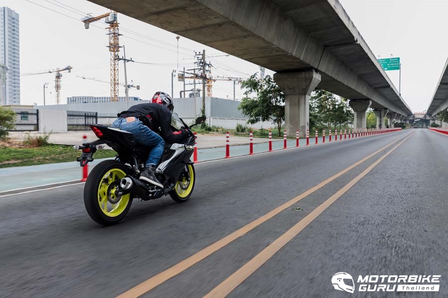 Review New Yamaha R15 Connected  (6)