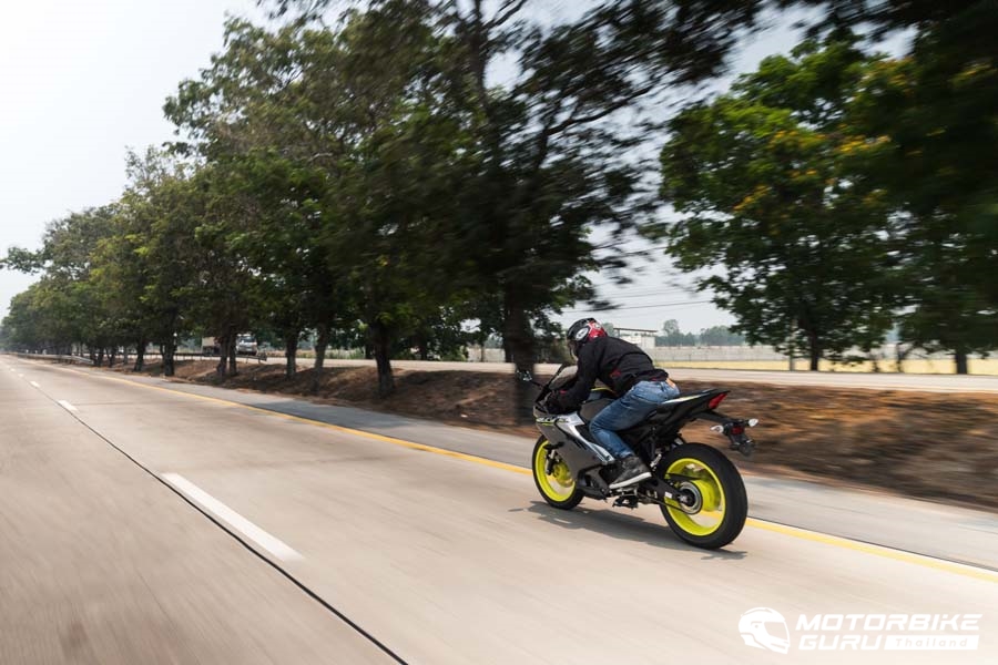 Review New Yamaha R15 Connected  (9)