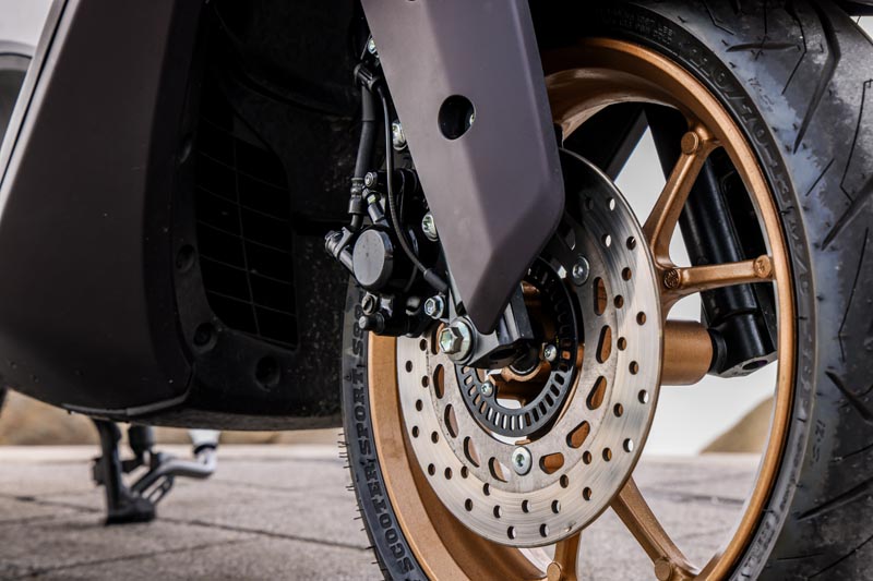 Review Yamaha NMAX TECH MAX 2025 (26)