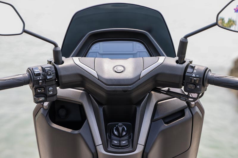 Review Yamaha NMAX TECH MAX 2025 (35)
