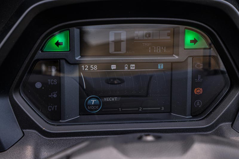 Review Yamaha NMAX TECH MAX 2025 (56)