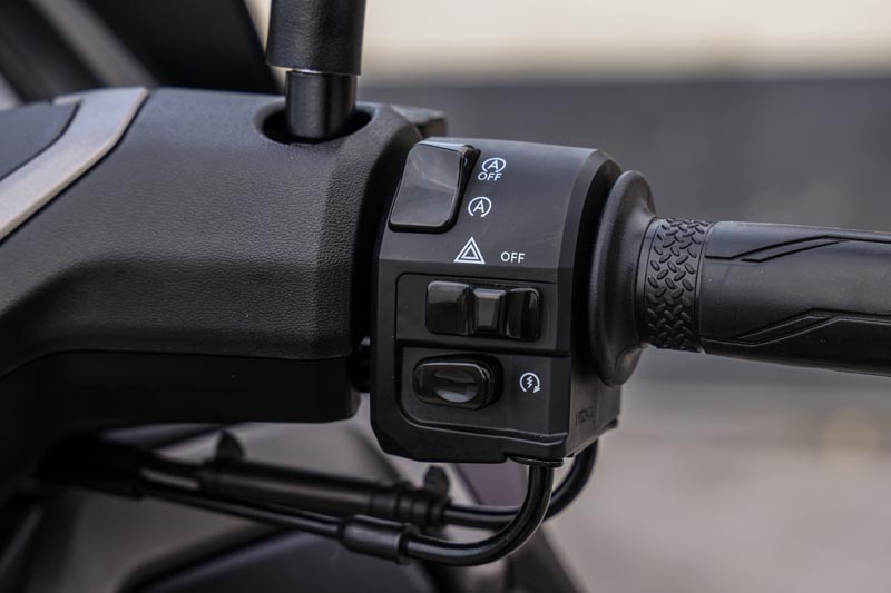 Review Yamaha NMAX TECH MAX 2025 (65)