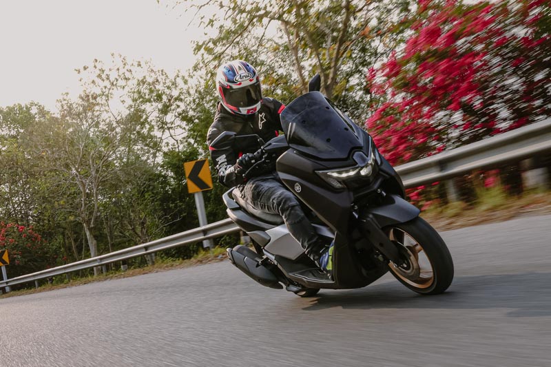 Review Yamaha NMAX TECH MAX 2025 (7)