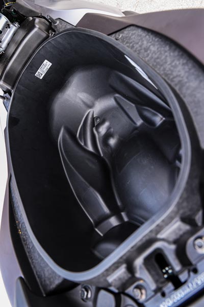 Review Yamaha NMAX TECH MAX 2025 (71)