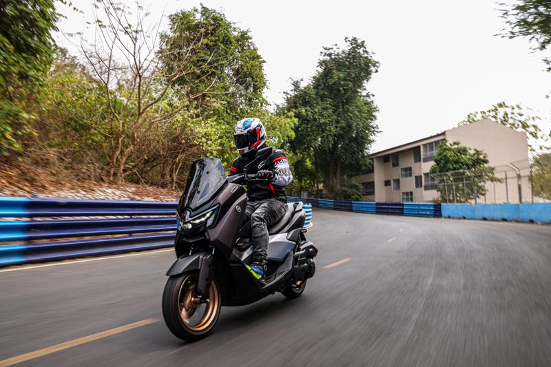Review Yamaha NMAX TECH MAX 2025 (77)