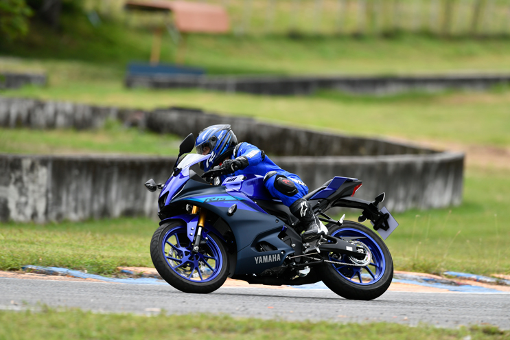 review-yamaha-r15-2024-update4