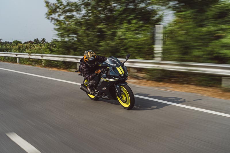Review_New_Yamaha_R15_Connected2023_by_Autospinn (2)