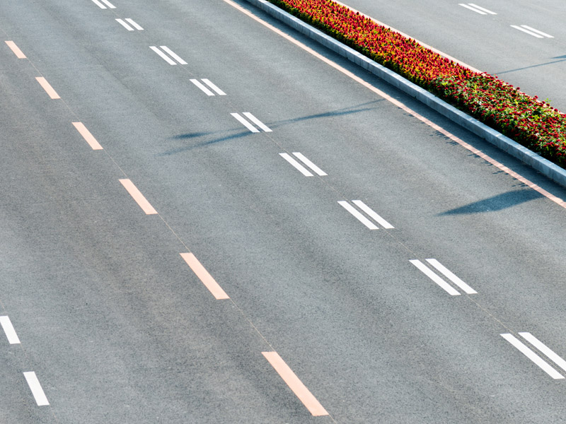 Which-lane-should-motorcycles-ride-in_1