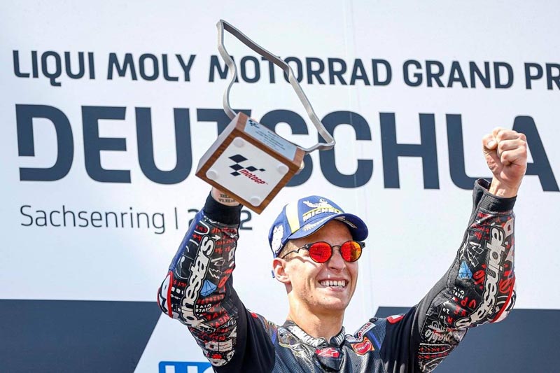 yamaha-motogp-race-10 (2)