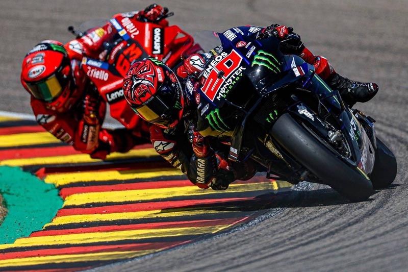 yamaha-motogp-race-10 (5)