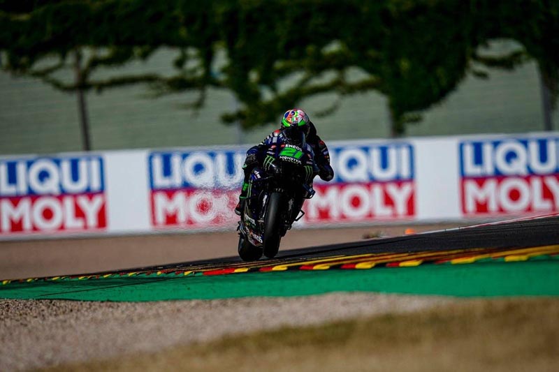 yamaha-motogp-race-10 (7)