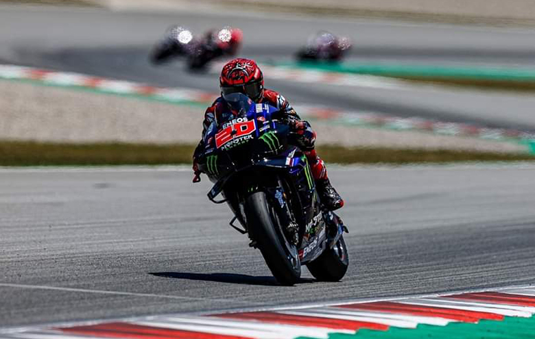 yamaha-motoGP-racr-9-780x495