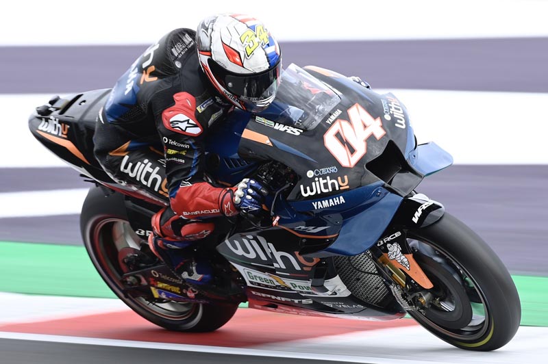 Yamaha_MotoGP_Qualify2_Race14 (10)
