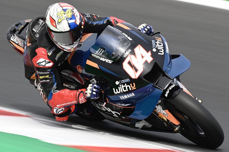 Yamaha_MotoGP_Qualify2_Race14 (11)