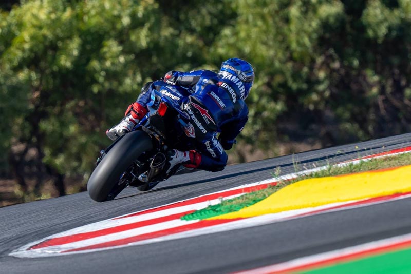 yamaha-x-WorldSBK2023-tee_r11_ (3)