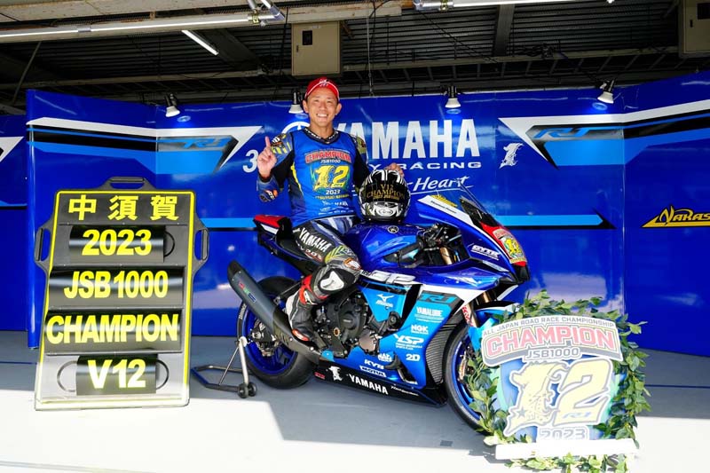 YamahaFactoryRacingTeam_R7 (1)