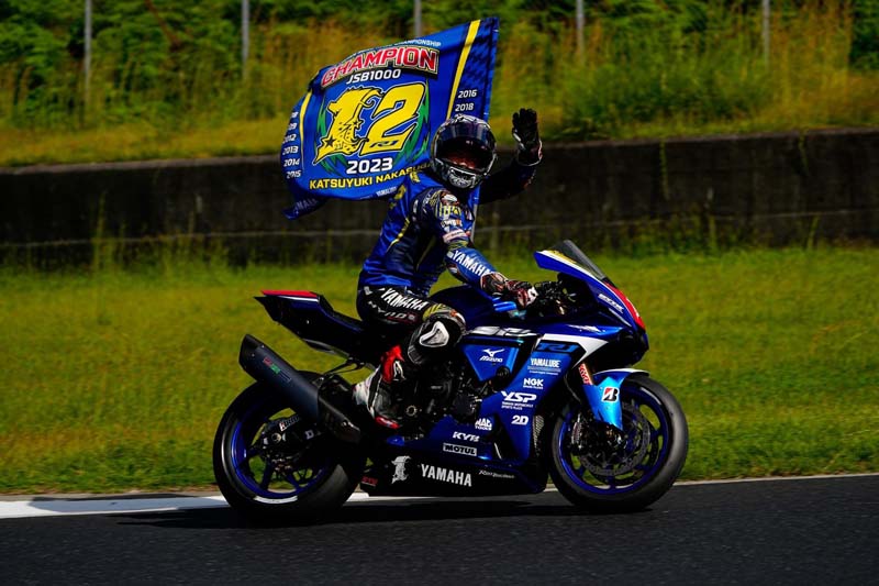 YamahaFactoryRacingTeam_R7 (4)
