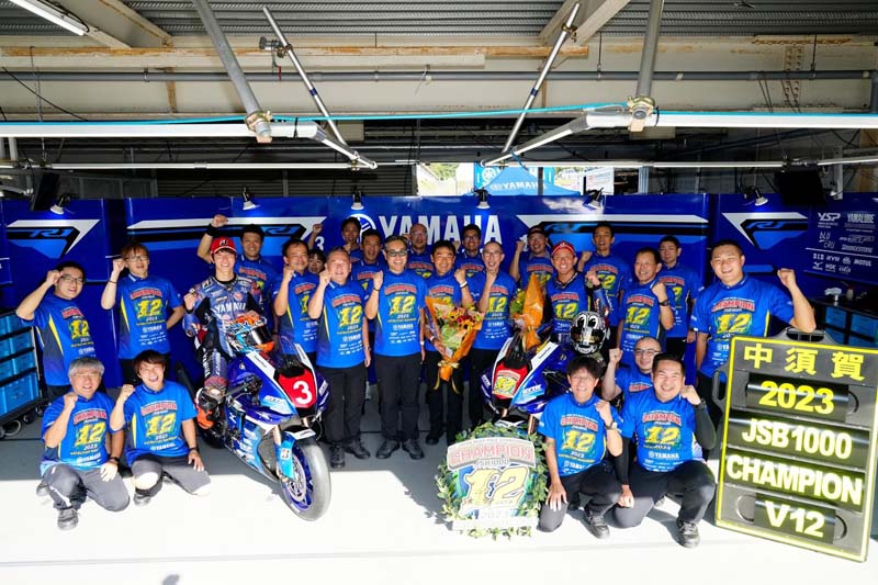 YamahaFactoryRacingTeam_R7 (6)