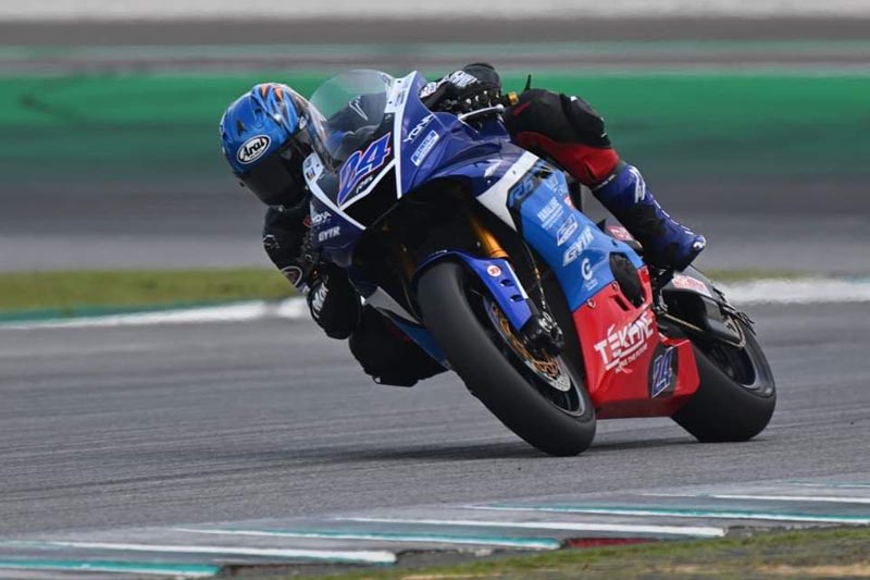 Yamaha-x-Malaysia-Superbike-Race2-T1 (1)