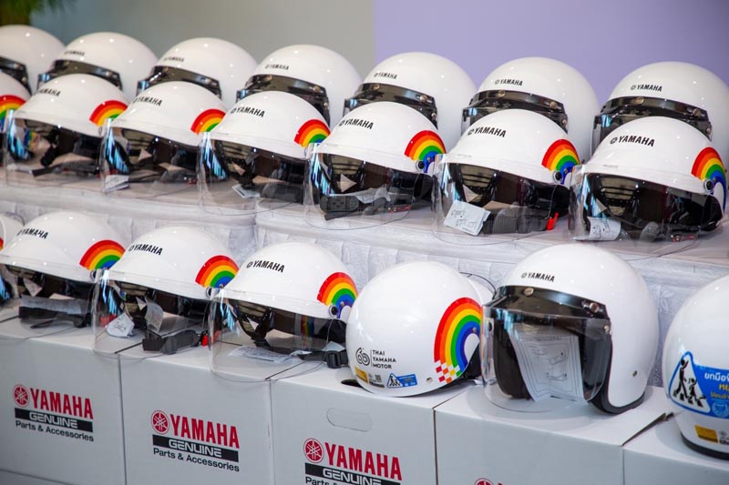 Yamaha x Small helmets (3)