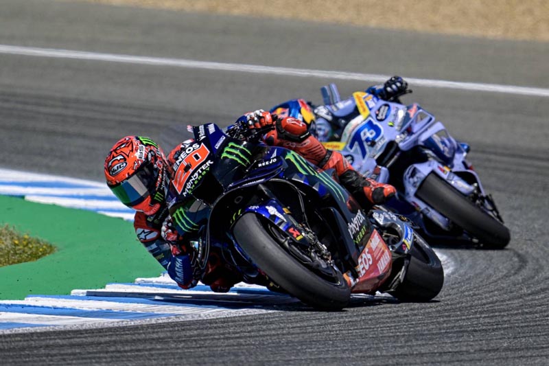 Yamaha x MotoGP T5 (1)