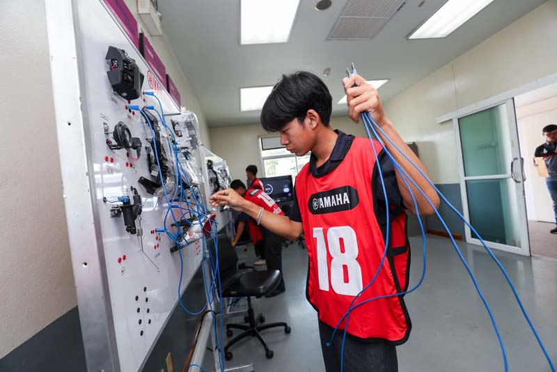 thai-yamaha-motor-motorcycle-mechanic-skill-competition-royal-trophy (13)