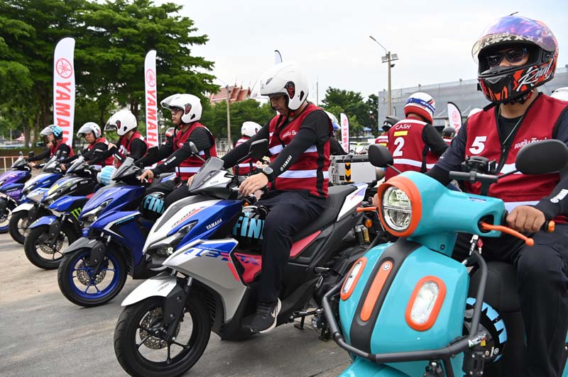 yamaha-aston-villa-asia-tour-thailand (2)