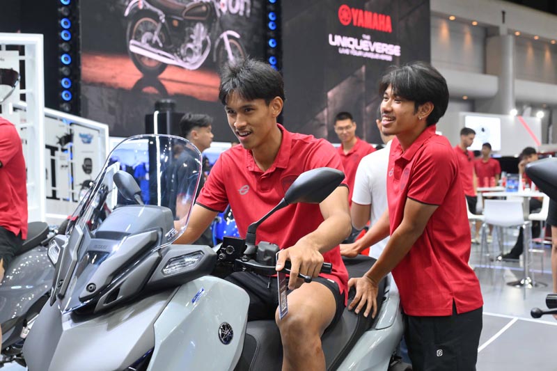 yamaha-booth-motor-show-2026-muangthong-united-players-visit (13)