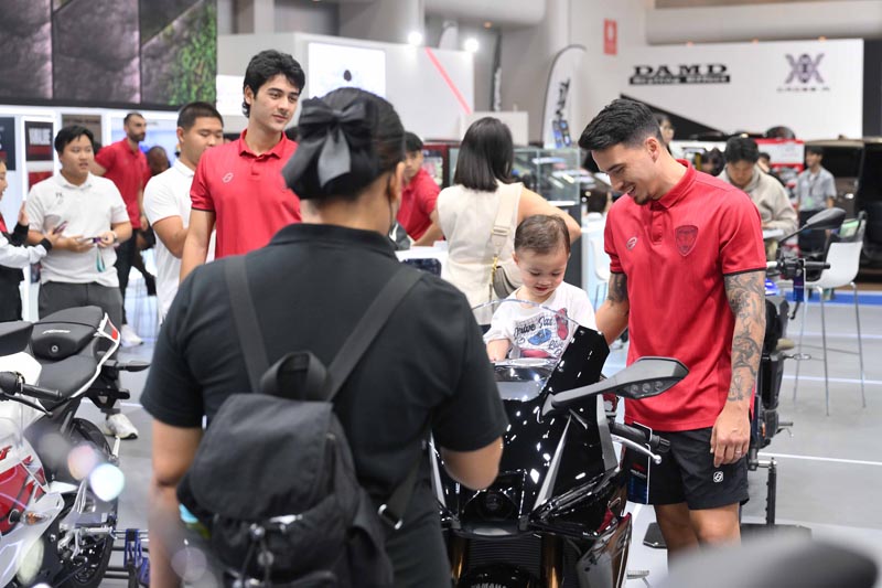 yamaha-booth-motor-show-2026-muangthong-united-players-visit (14)