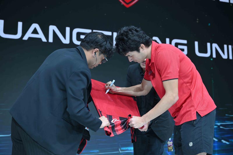 yamaha-booth-motor-show-2026-muangthong-united-players-visit (6)