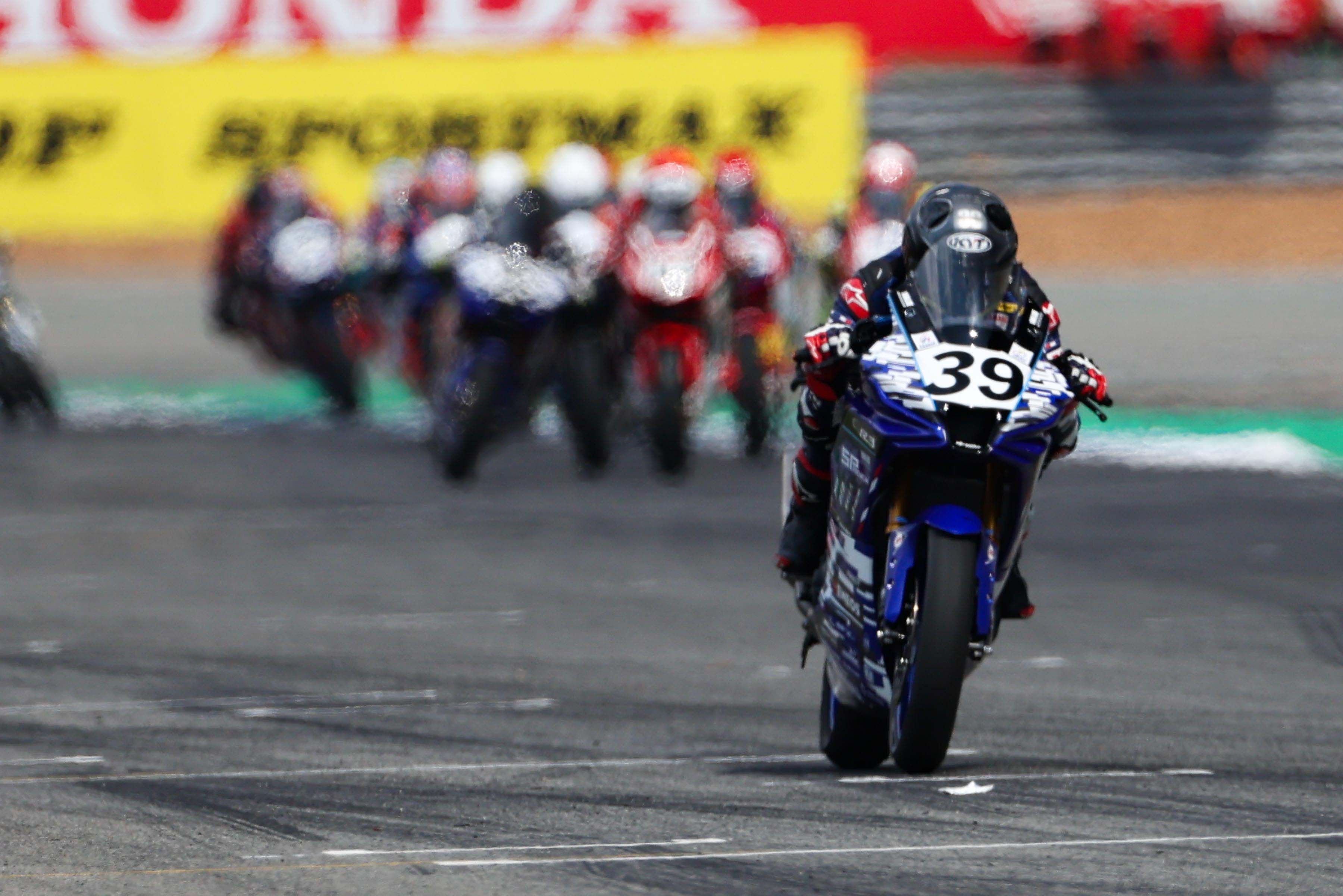 yamaha-krittapat-outstanding-athlete (10)