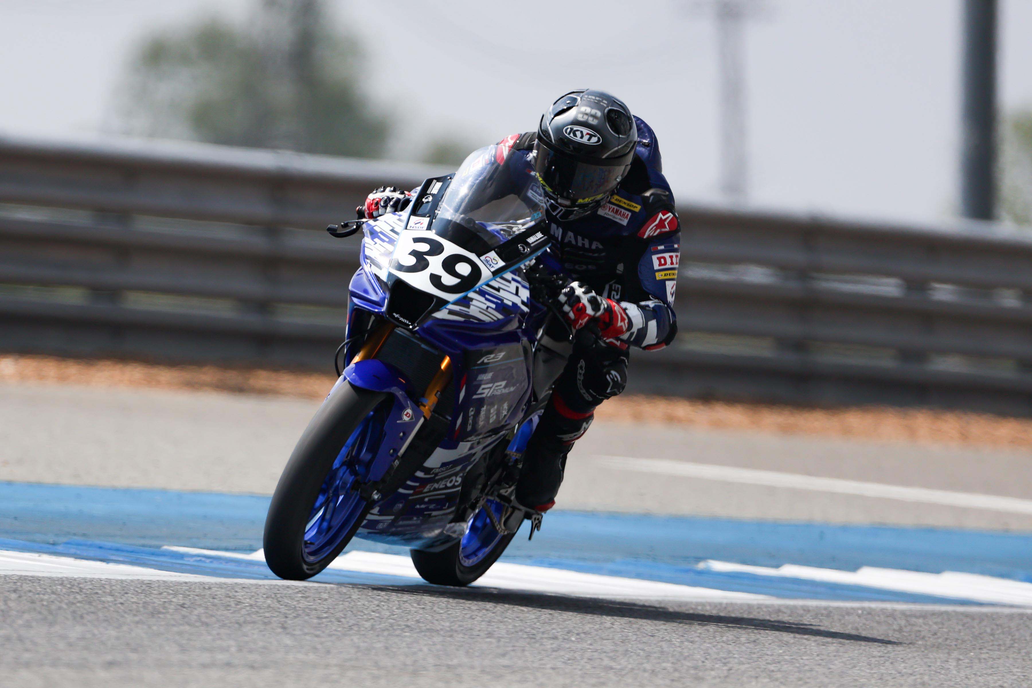 yamaha-krittapat-outstanding-athlete (9)