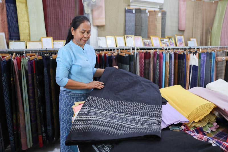 yamaha-thaigp-2026-thai-silk-polo-collection (11)