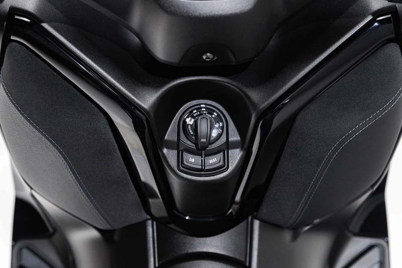 Yamaha-XMAX-Tech-Max-Thailand (8)