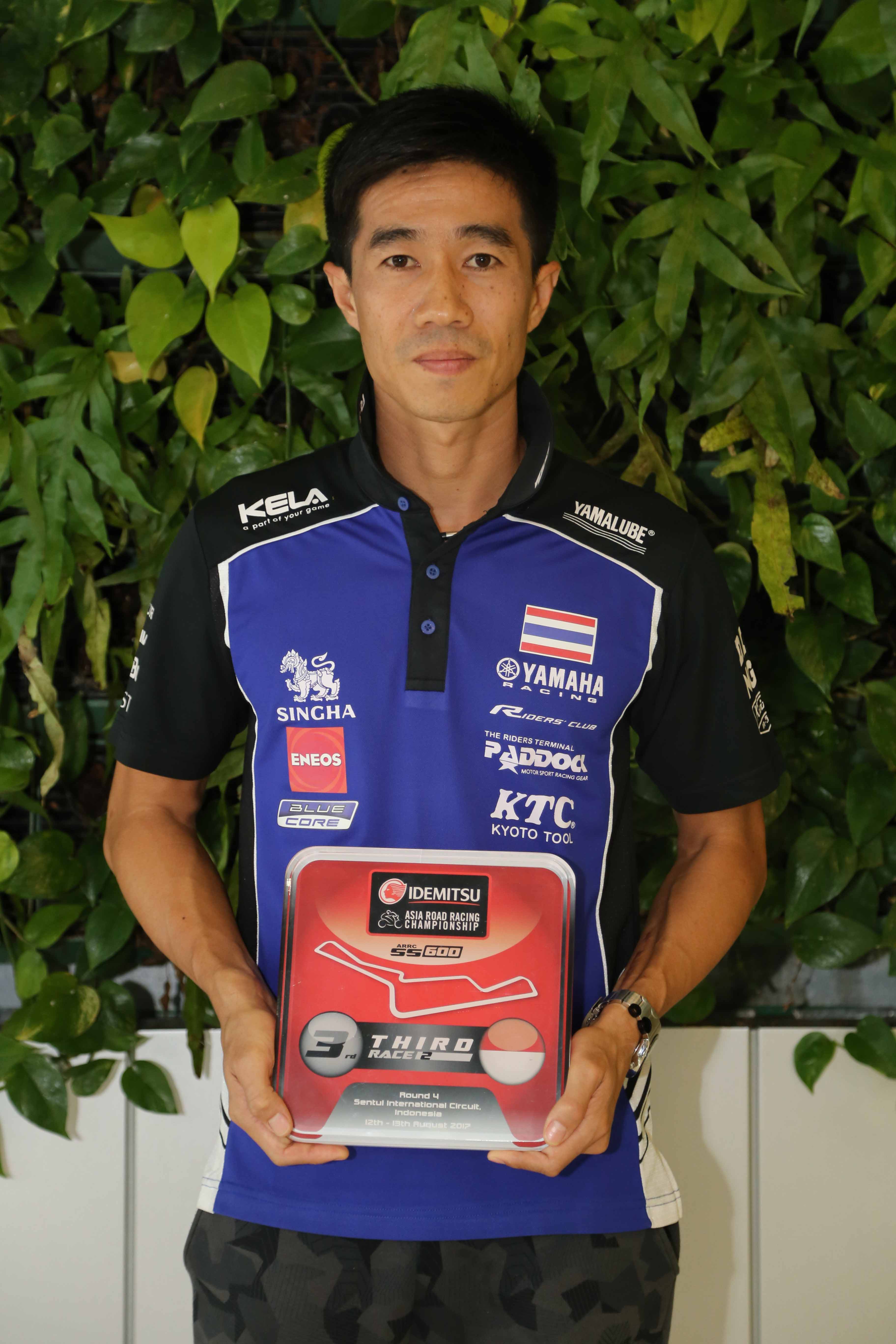 04 ยามาฮ่าต้อนรับฮีโร่นักบิดไทย หลังคว้าชัยแบบดับเบิ้ลโพเดี้ยม ศึกชิงแชมป์เอเชียที่อินโดนีเซีย