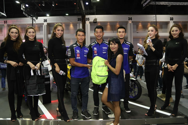 04 ทัพนักแข่งดีกรีแชมป์ประเทศไทยบุกบูธ Yamaha Riders’ Community แบบใกล้ชิด