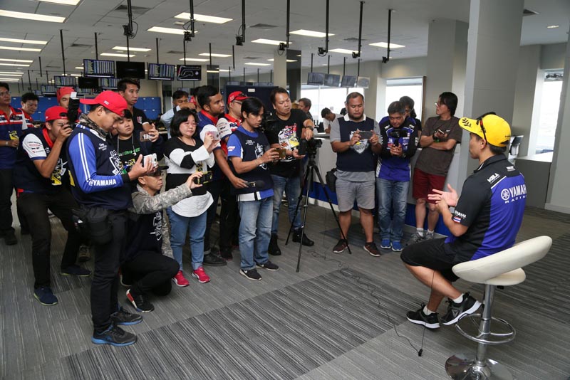 Yamaha Thailand Racing Team  (9)