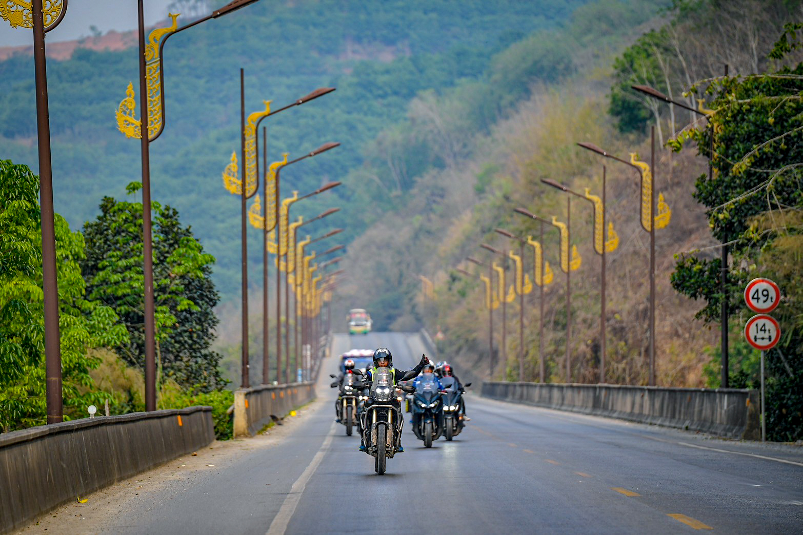 LINE_ALBUM_16367_240316_16