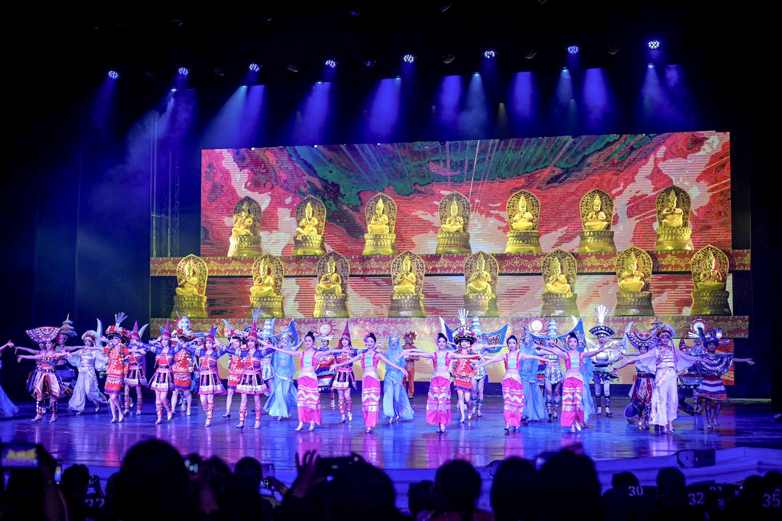 LINE_ALBUM_16367_240316_2-2