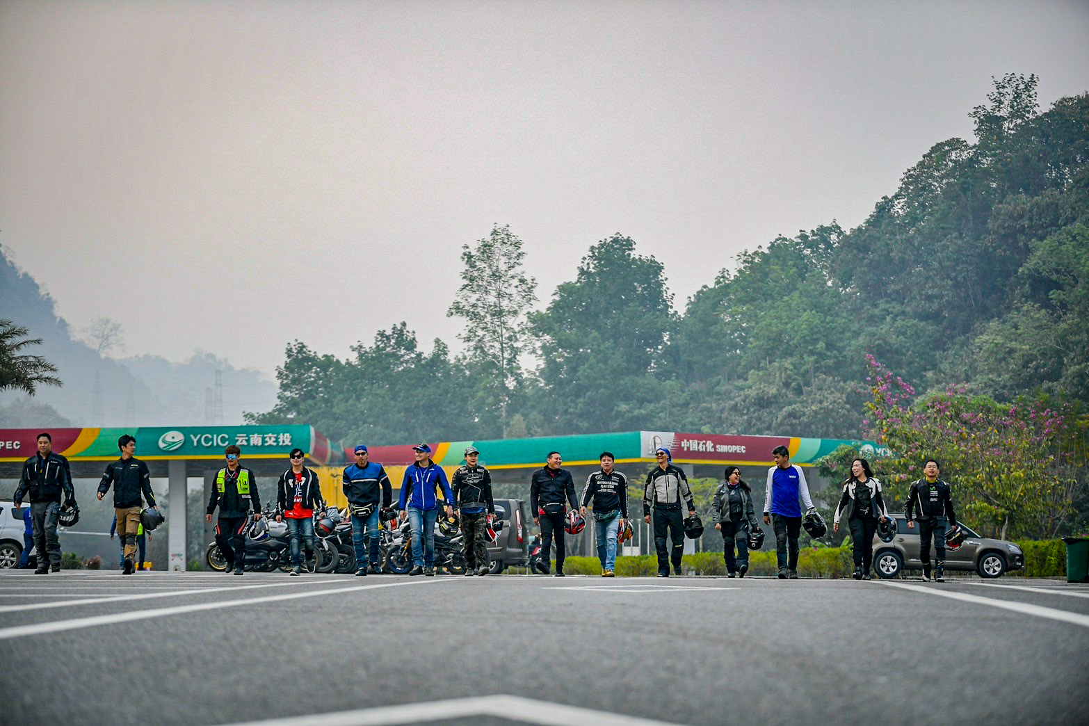 LINE_ALBUM_18367_240318_18