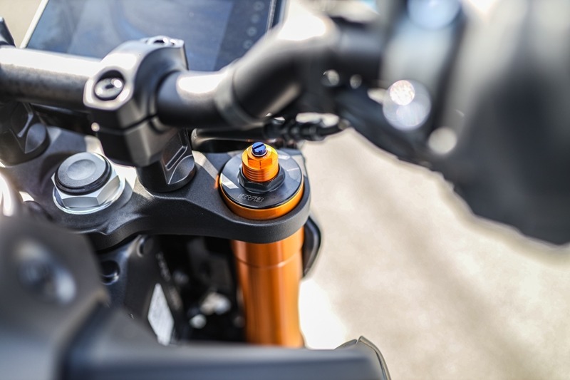 111LINE_ALBUM_Product-MT-09-SP_2407