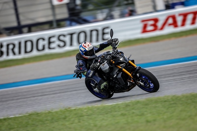 LINE22_ALBUM_HL-Group-B_240712_6