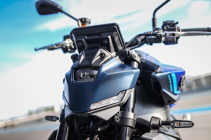 LINE_ALBUM_Product-MT-09_2407121