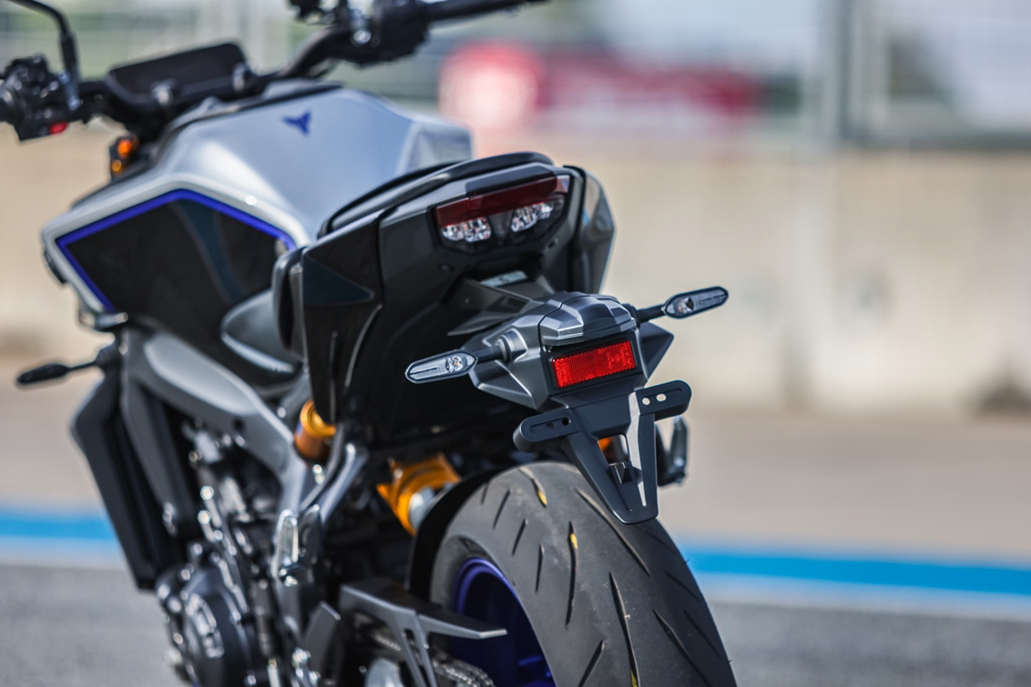 LINE_ALBUM_Product-MT-09-SP_2407